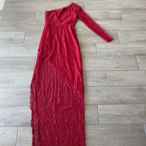Lovers + Friends Off The Shoulder Red Lace Maxi Dress Size: XS - Picture 7 of 9